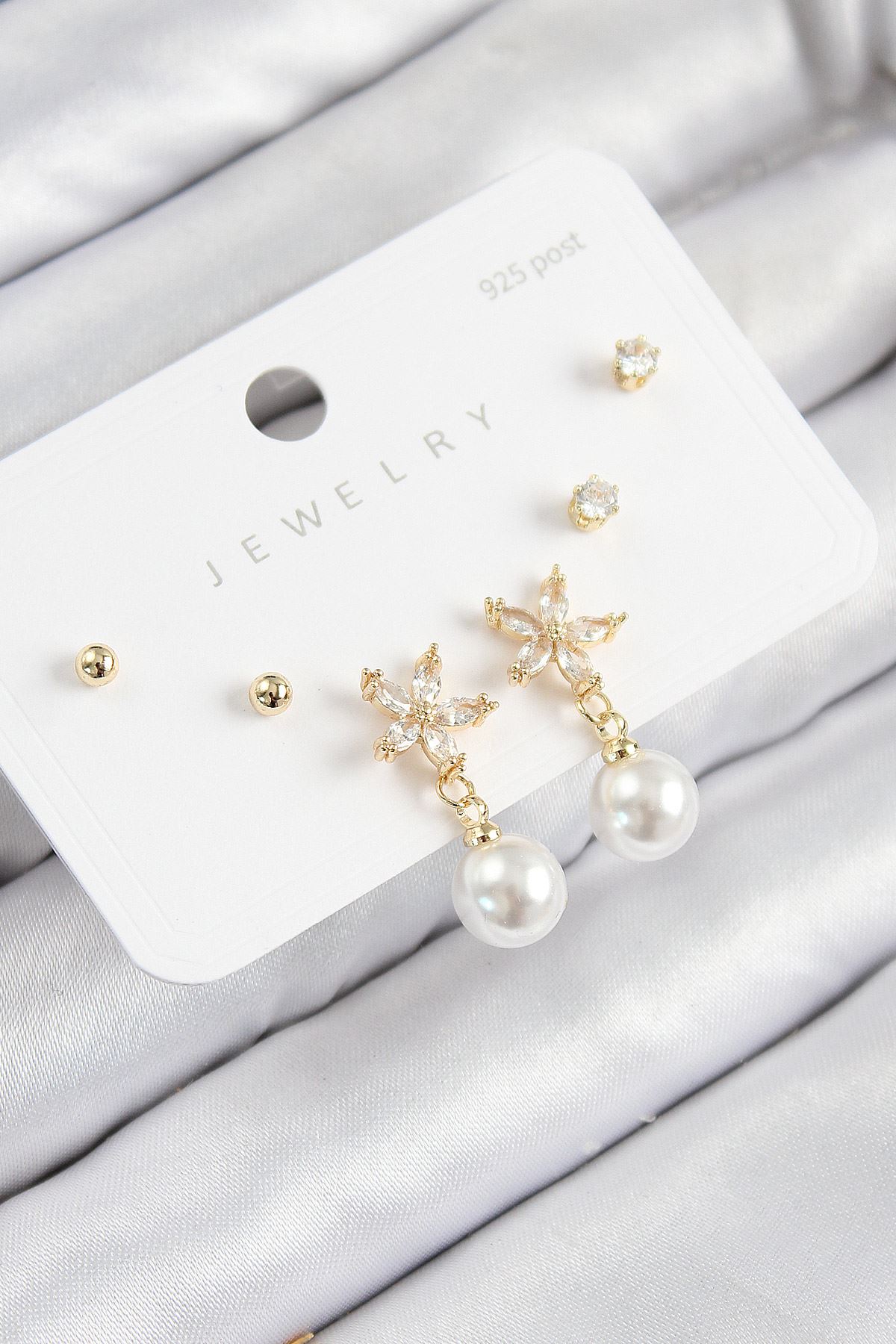 YRTCL Pirinç Zirkon Taşlı İnci Sallantılı Çiçek Model Gümüş Renk 925 Ayar Gümüş Çivi Kadın Küpe Set