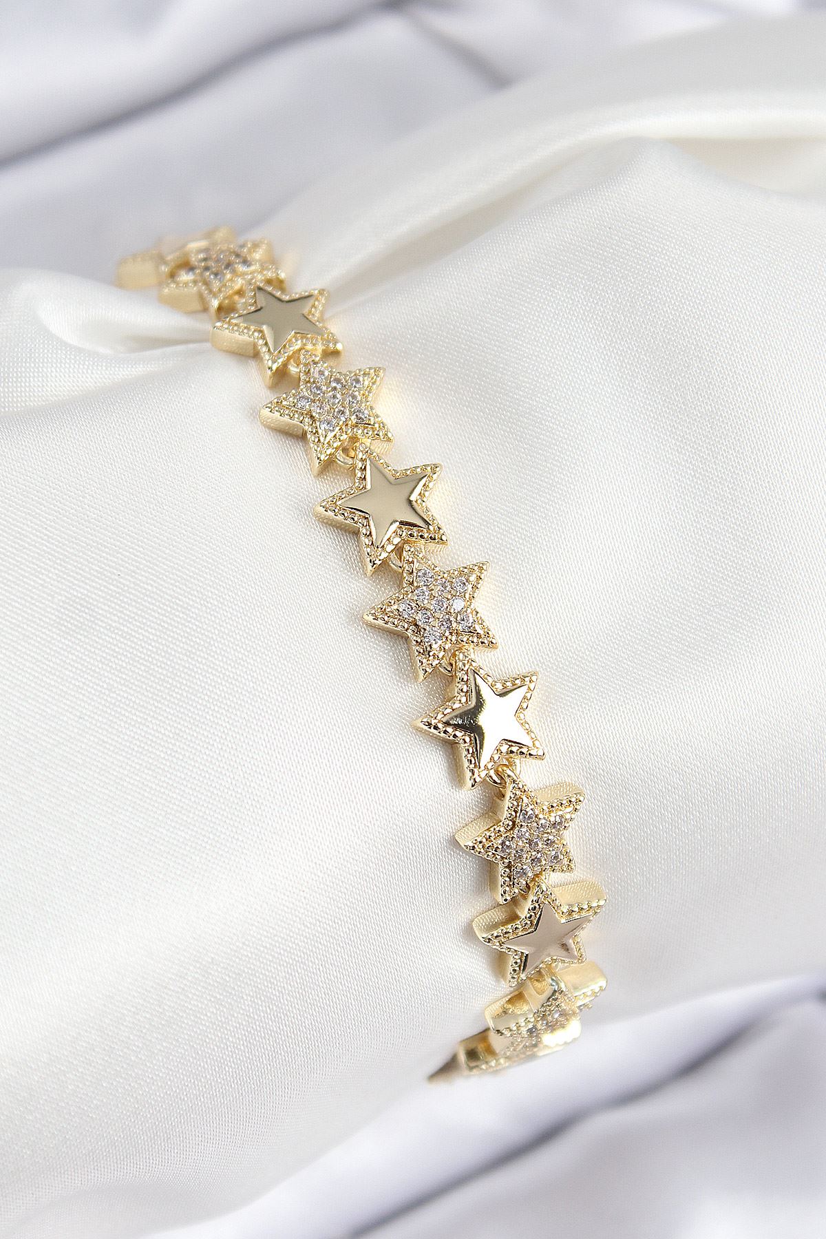 YRTCL VIP Pirinç Zirkon Taşlı Yıldız Model Gold Renk Kadın Bileklik