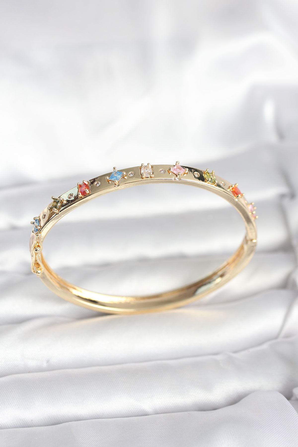 YRTCL Pirinç Gold Renk Zirkon Taşlı Kelepçe Bileklik