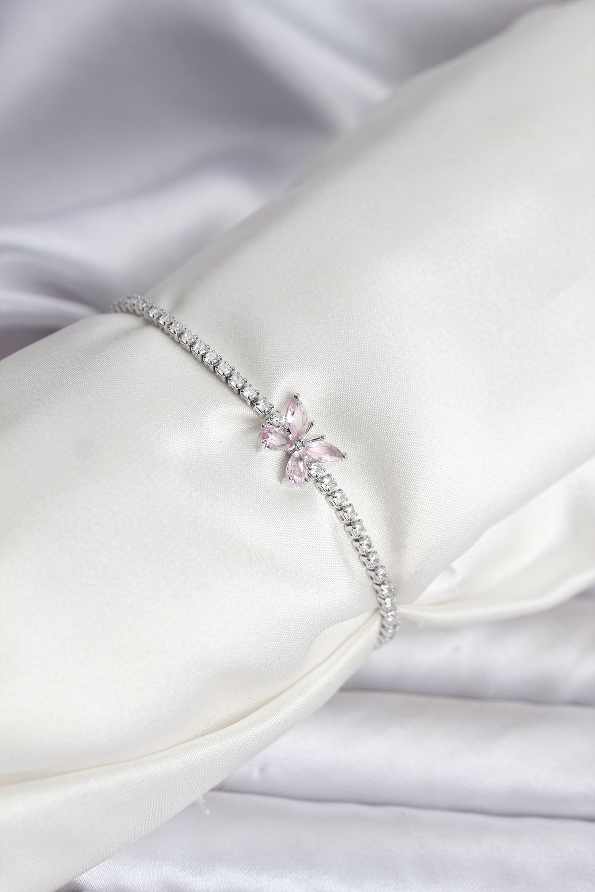 YRTCL Kelebek Model Zirkon Taşlı Gümüş Renk Pirinç Su Yolu Kadın Bileklik