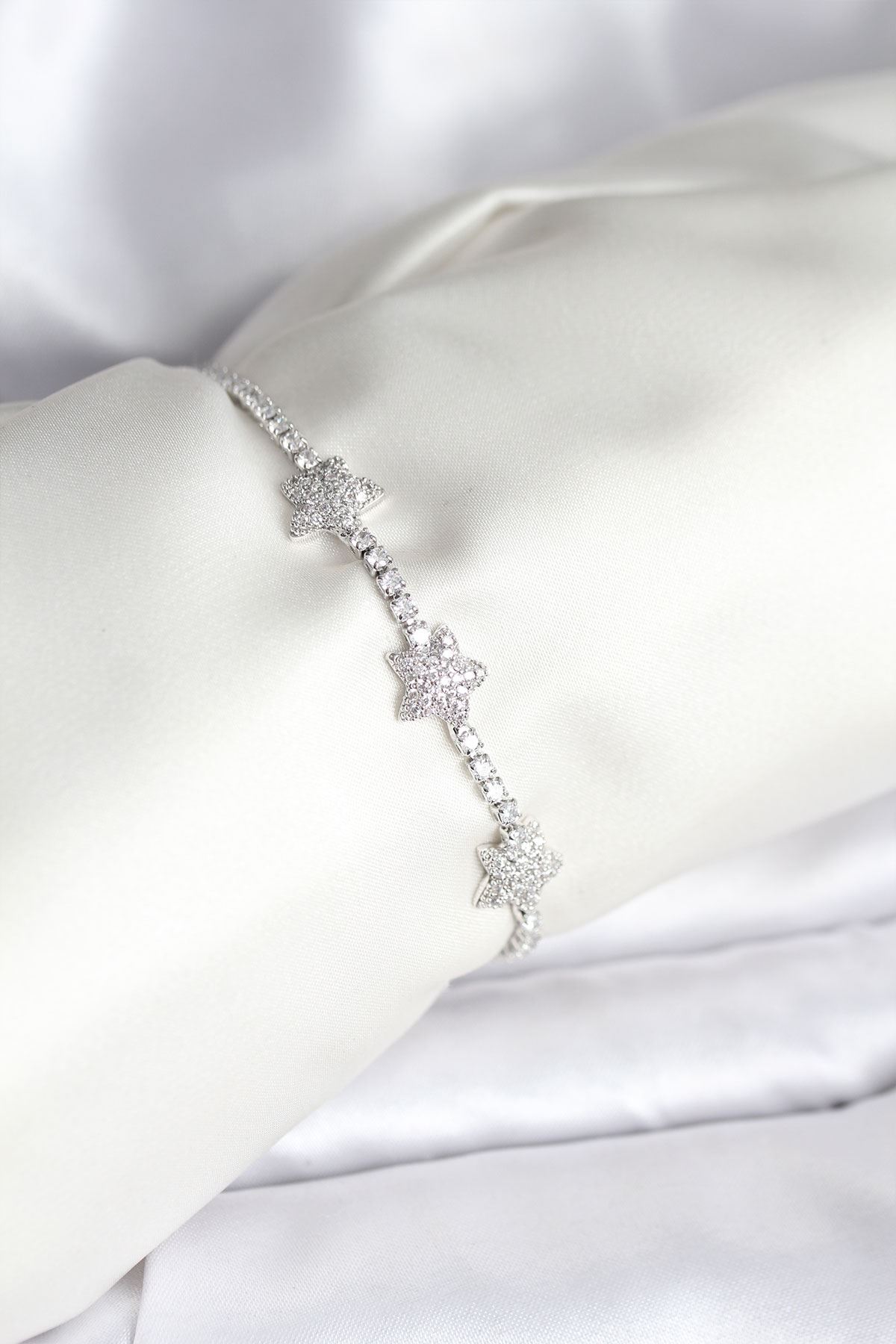 YRTCL Yıldız Model Zirkon Taşlı Gümüş Renk Pirinç Su Yolu Kadın Bileklik