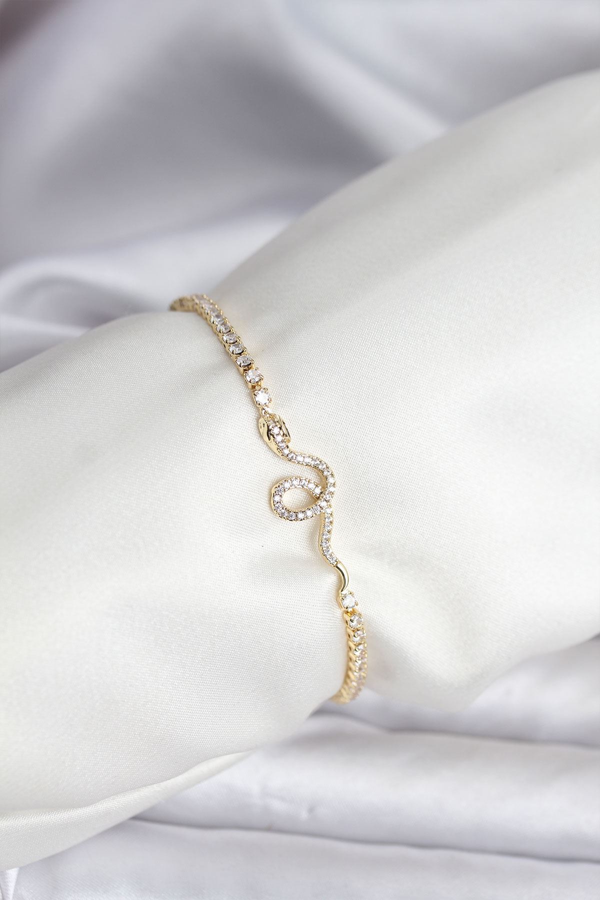 YRTCL Yılan Model Zirkon Taşlı Gold Renk Pirinç Su Yolu Kadın Bileklik