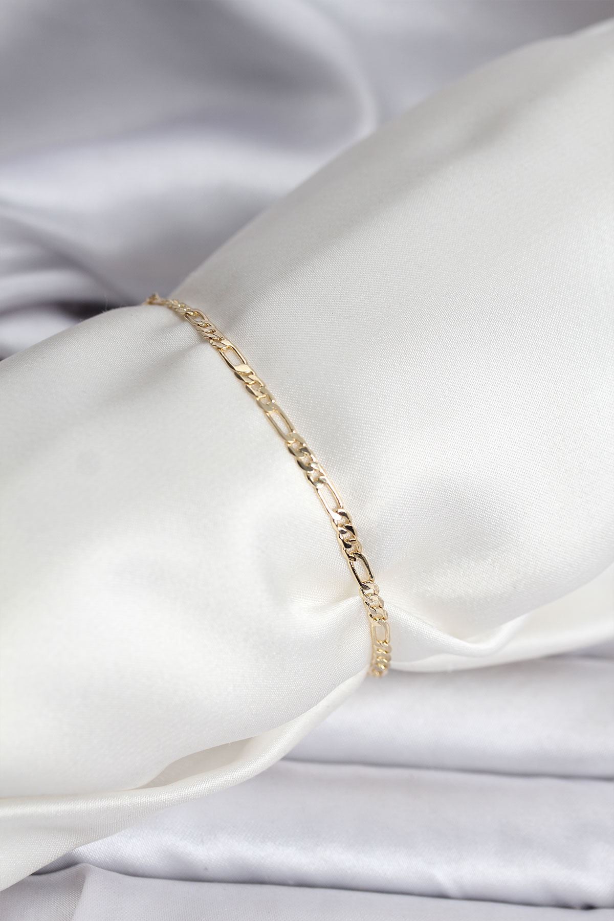 YRTCL 14K Gold Renk Kaplama Minimal Zincir Model CM Kadın Bileklik