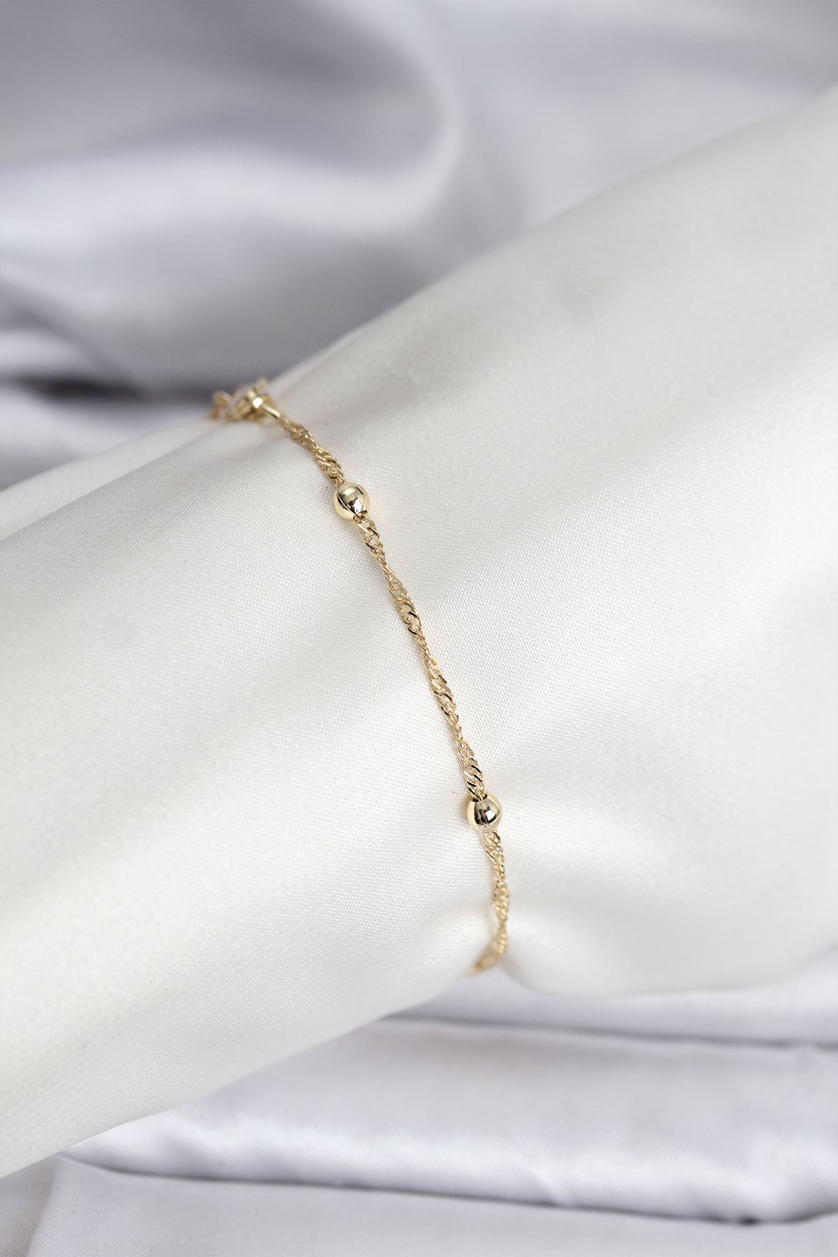 YRTCL 14K Gold Renk Kaplama Topçuklu Model CM Kadın Bileklik