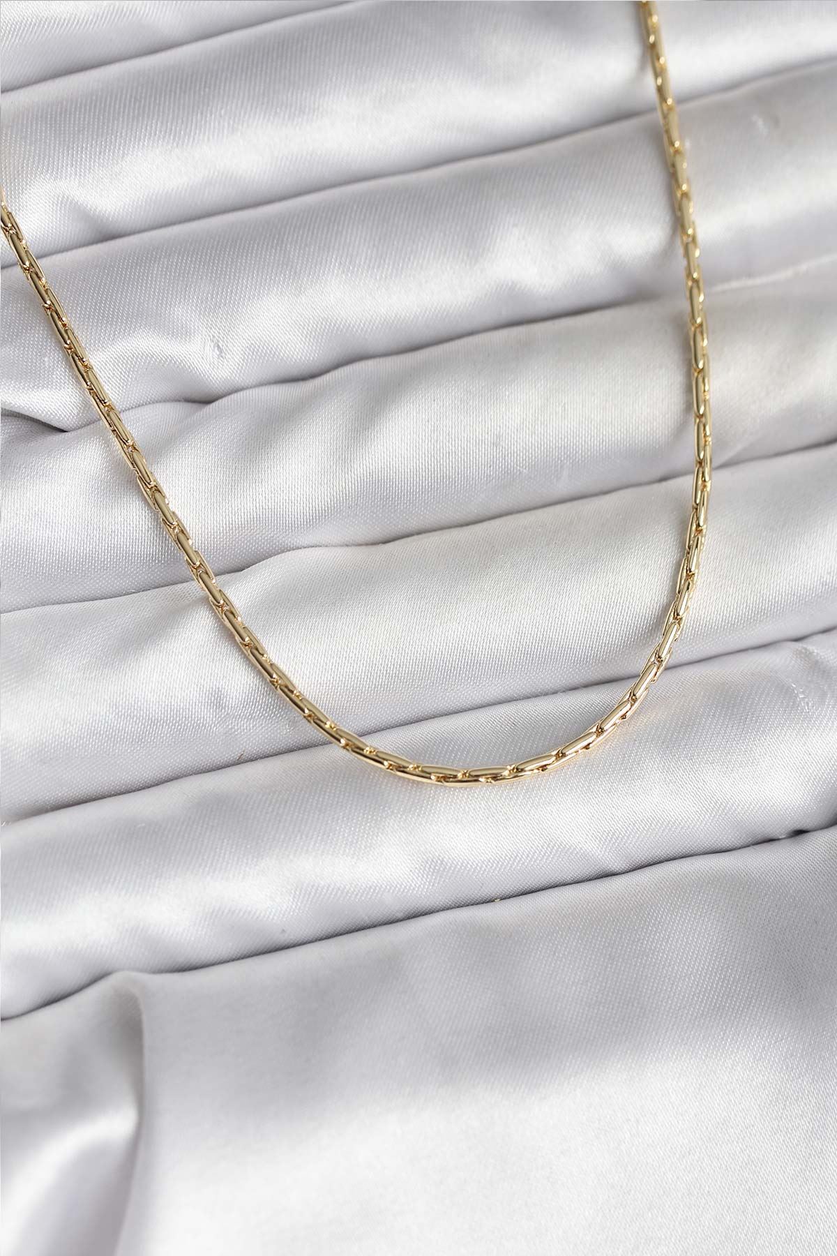 YRTCL 14K Gold Renk Kaplama İnce Zincir Model CM Kadın Kolye