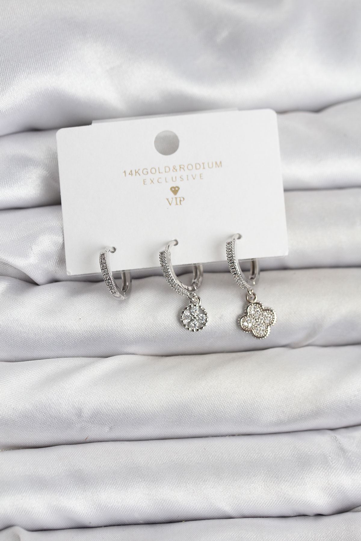 YRTCL Pirinç Gümüş Renk Yonca Model 3'lü Kadın Küpe Seti