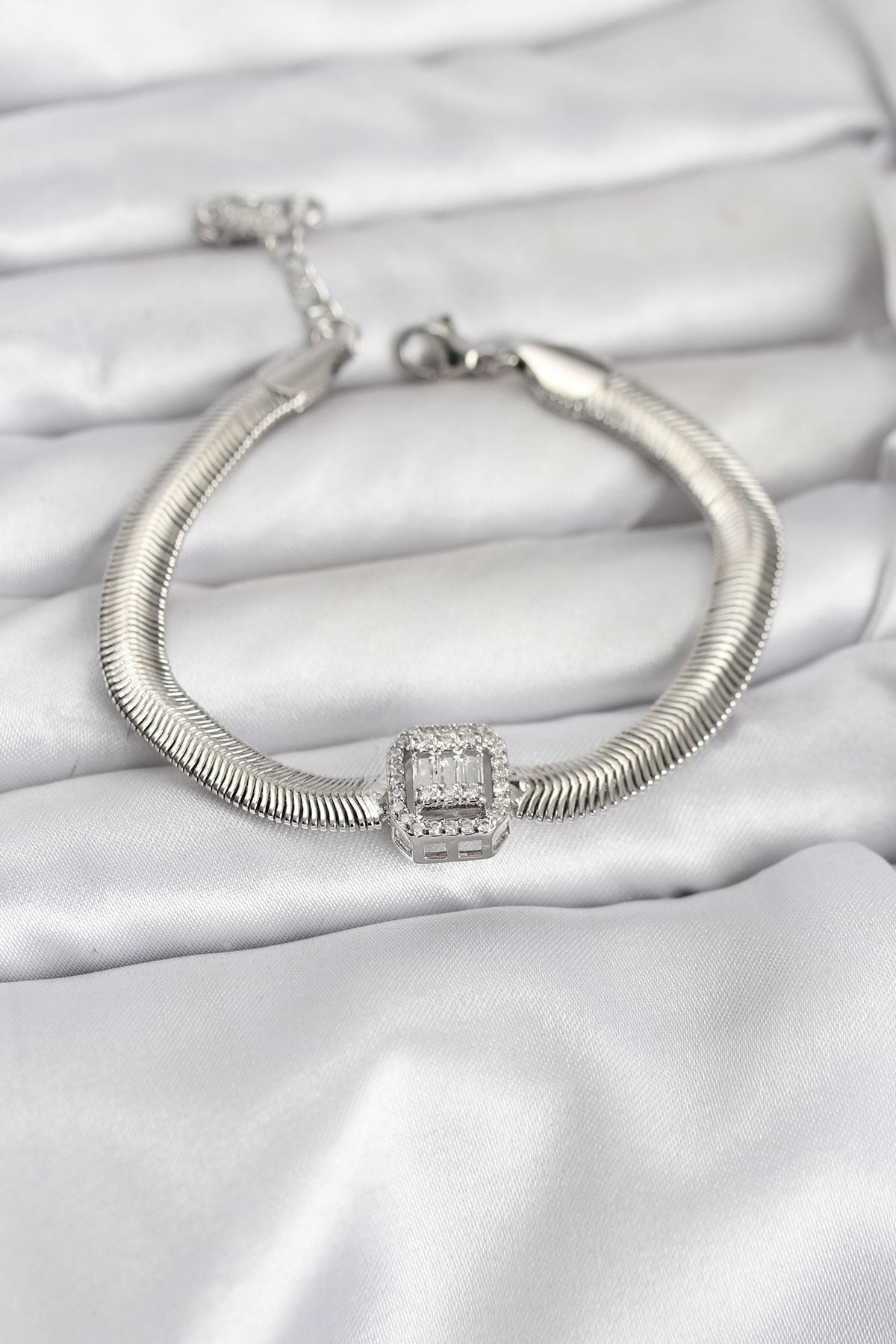 YRTCL 316L Çelik Gümüş Renk Baget Zirkon Taşlı Yılan Zincirli Kadın Bileklik