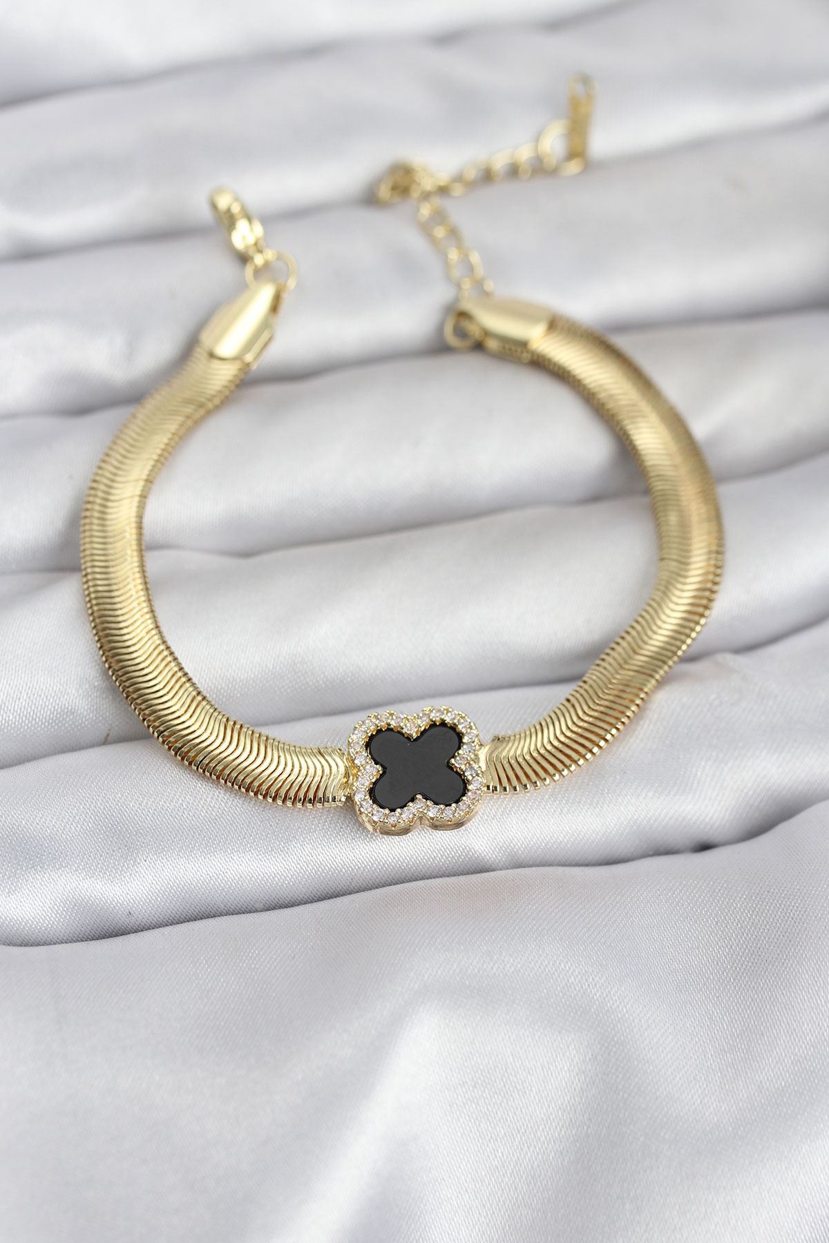 YRTCL 316L Çelik Gold Renk Siyah Yonca Model Zirkon Taşlı Yılan Zincirli Kadın Bileklik