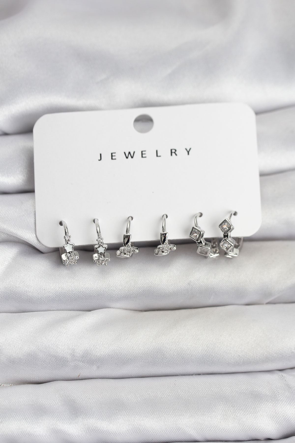 YRTCL Gümüş Renk Pirinç Yıldız Modelli Kadın Küpe Seti