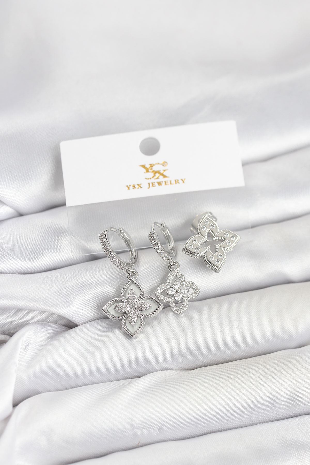 YRTCL Pirinç Gümüş Renk Yonca Model YSX Trio Küpe Seti