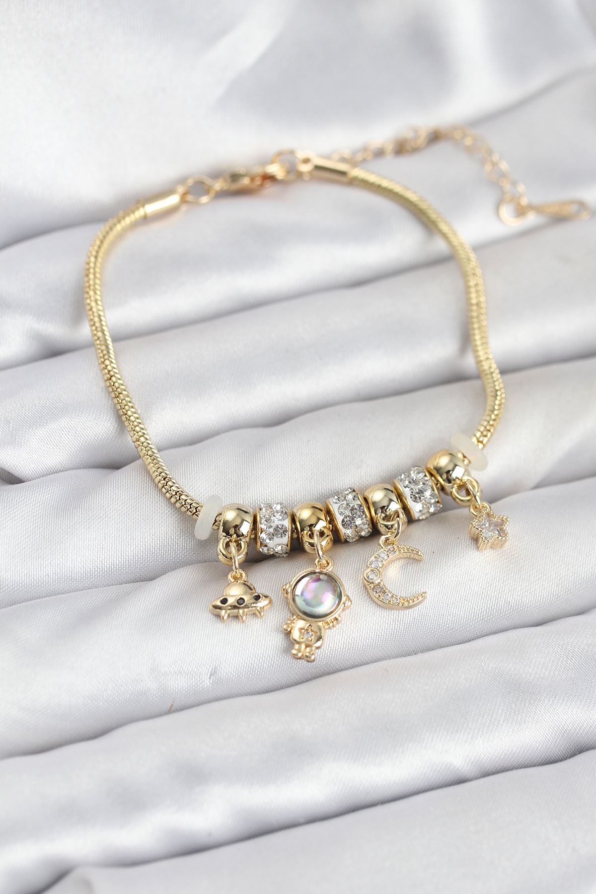 YRTCL Pirinç Gold Renk Uzay Tema Charmlı Kadın Bileklik