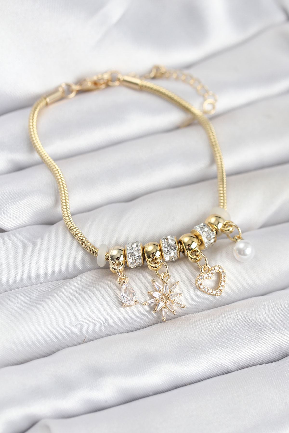 YRTCL Pirinç Gold Renk Kutup Yıldızı ve Kalp Charmlı Kadın Bileklik