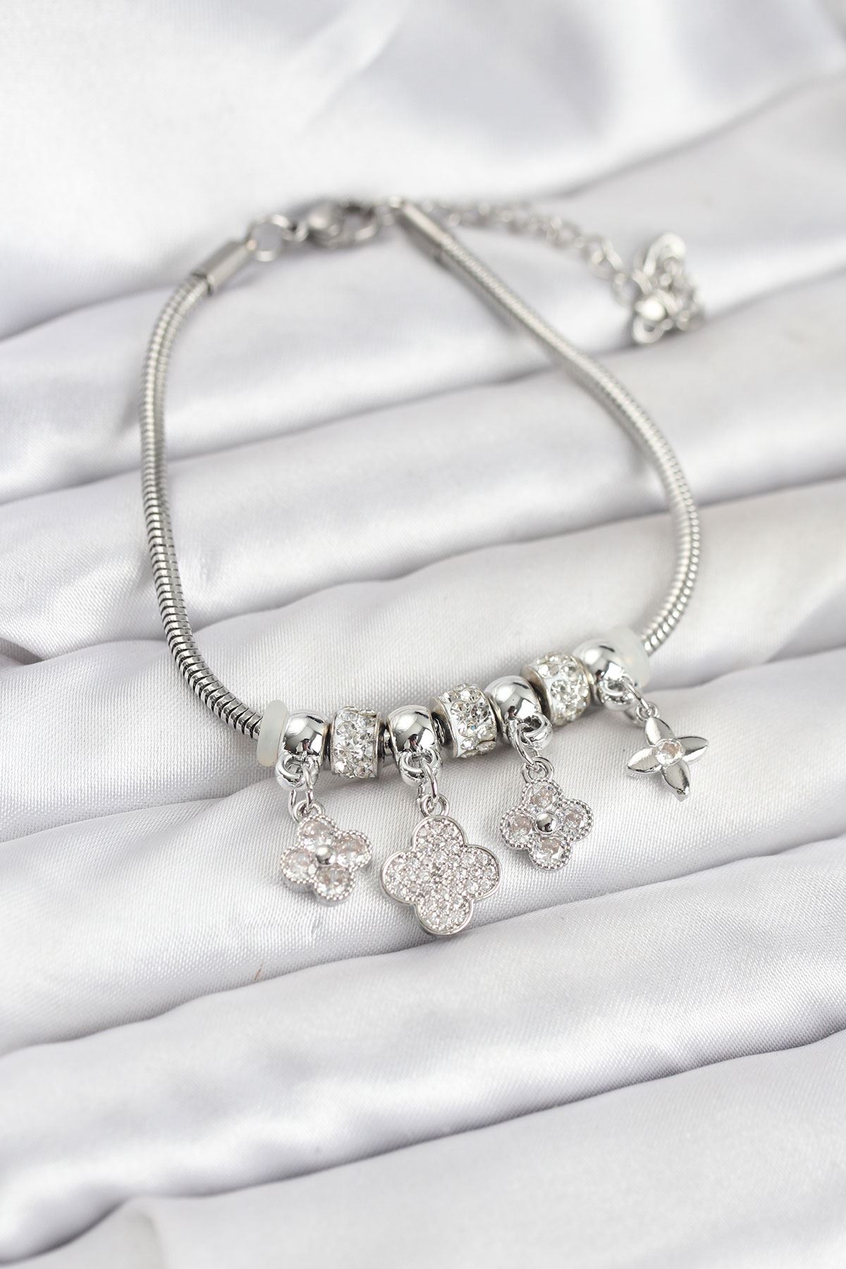 YRTCL Pirinç Gümüş Renk Yonca Model Kadın Bileklik