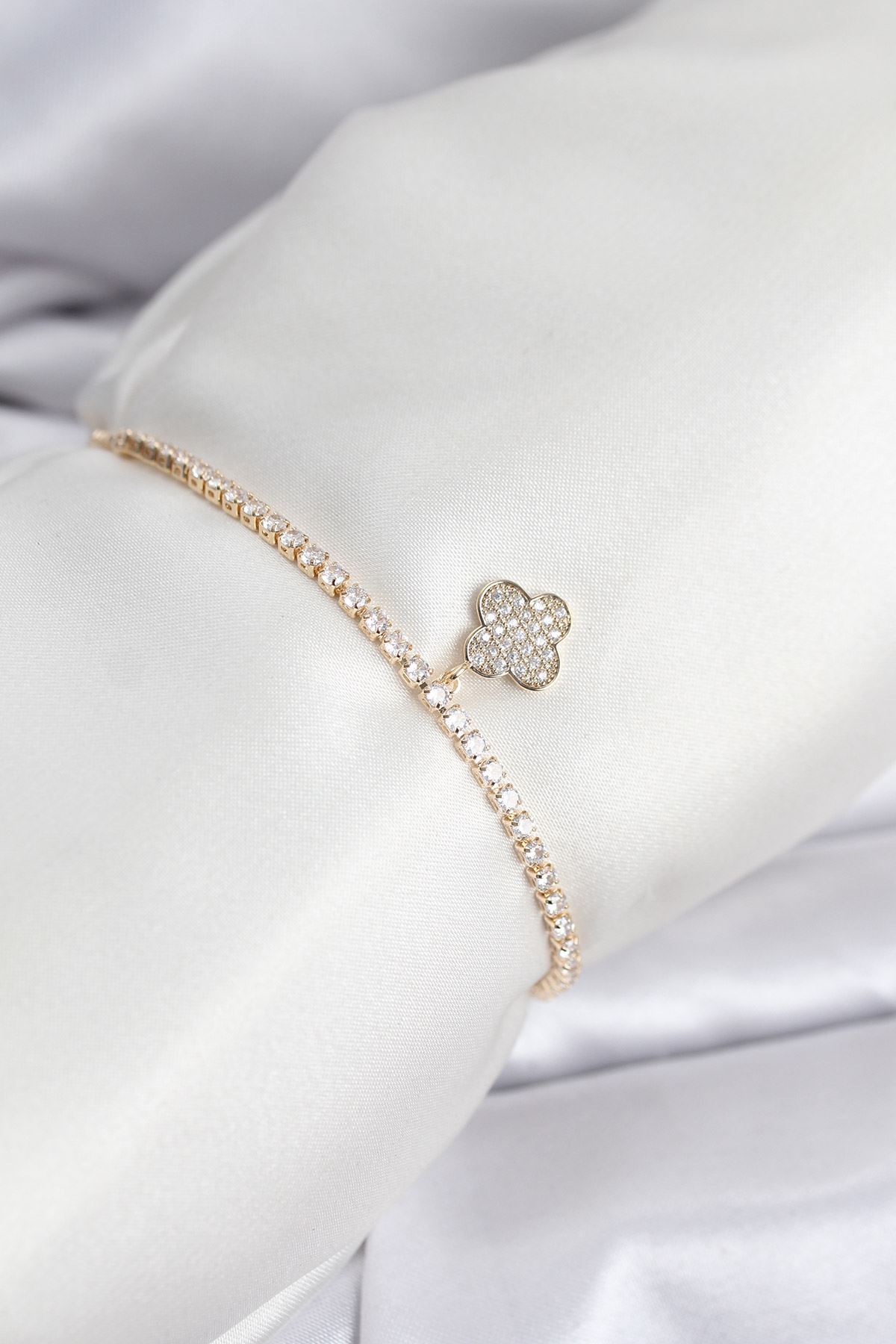 YRTCL Yonca Model Zirkon Taşlı Gold Renk Asansörlü Su Yolu Bileklik