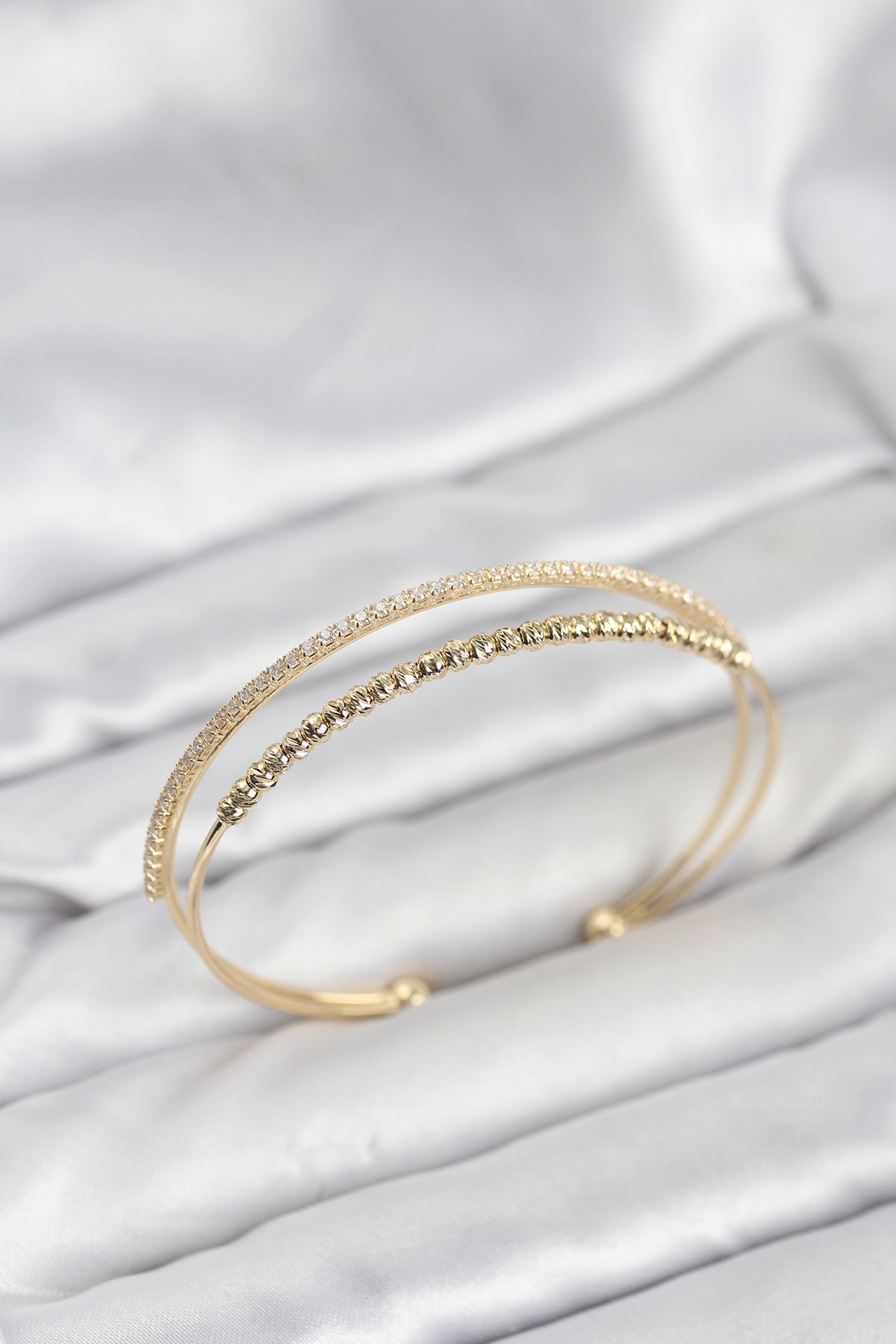 YRTCL Dorika Model Pirinç Gold Renk Kadın Bileklik