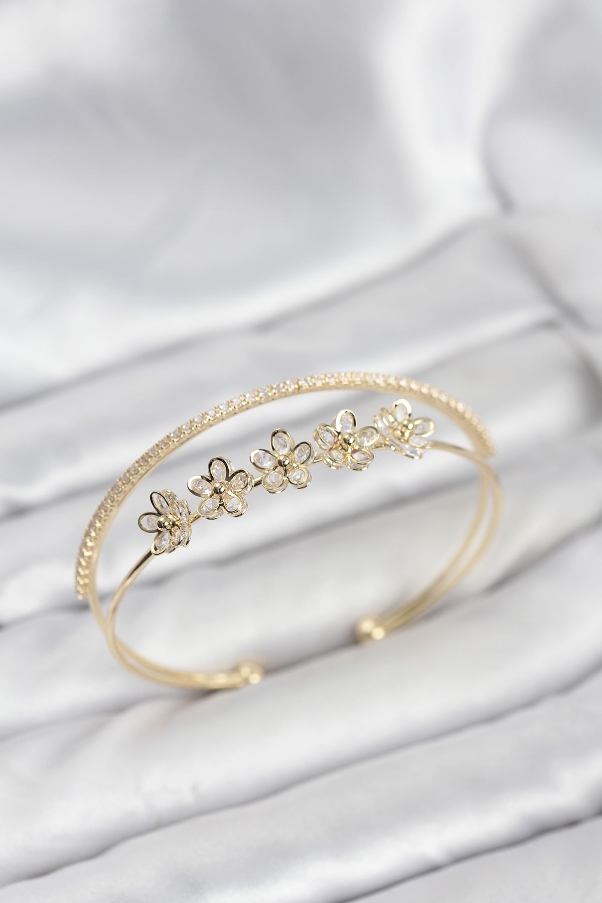 YRTCL Çiçek Model Pirinç Gold Renk Kadın Bileklik