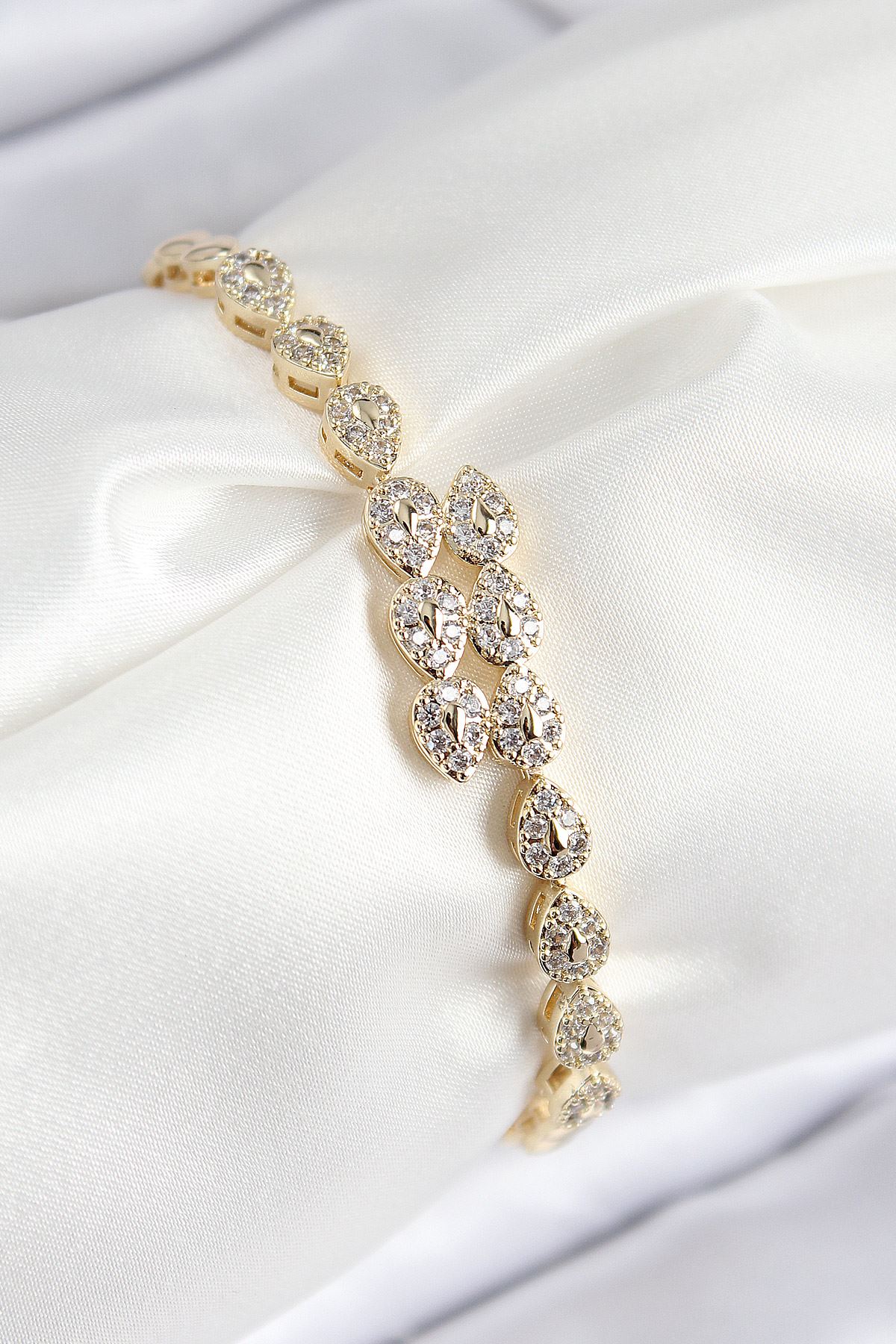 YRTCL VIP Pirinç Zirkon Taşlı Sıralı Damla Model Gold Renk Kadın Bileklik