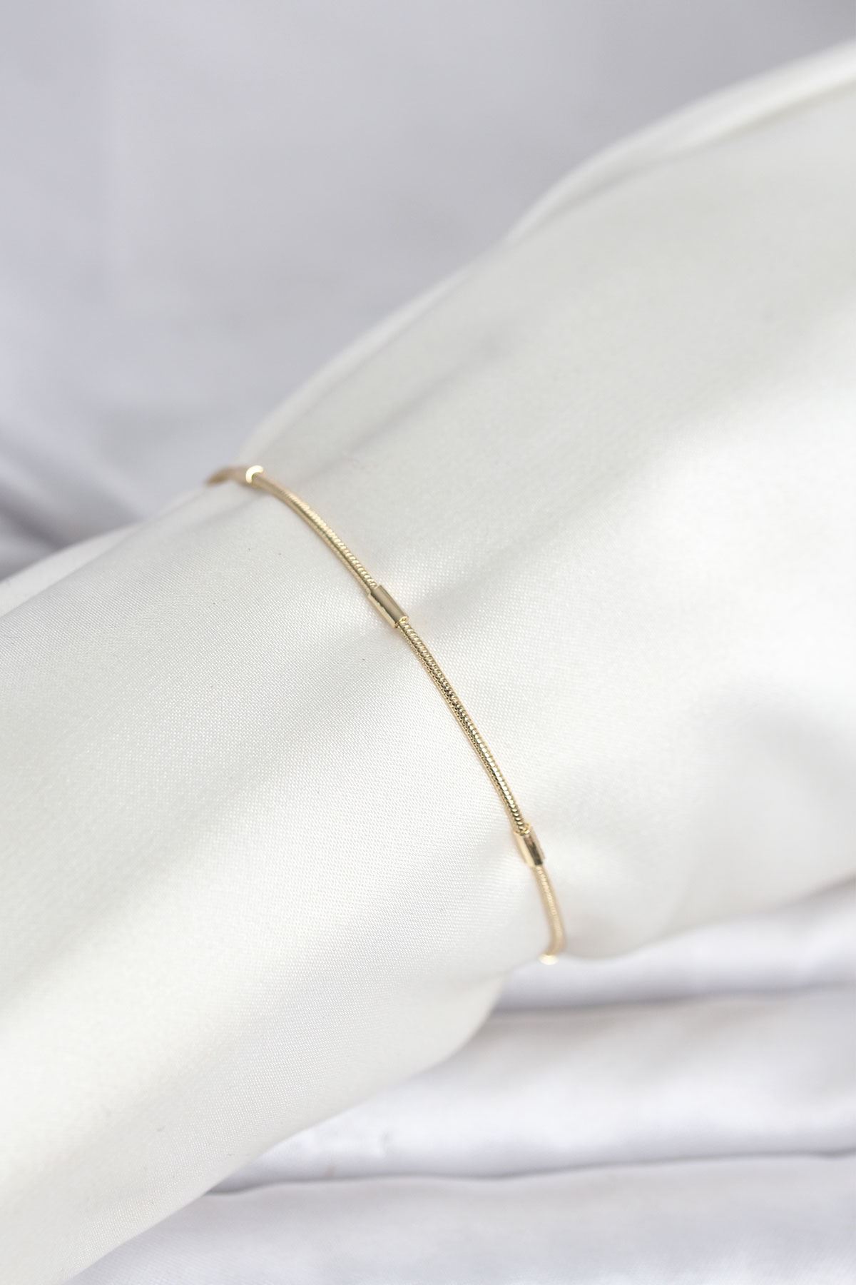 YRTCL CM 14K Gold Renk Barlı Yılan Zincir Model Kadın Bileklik