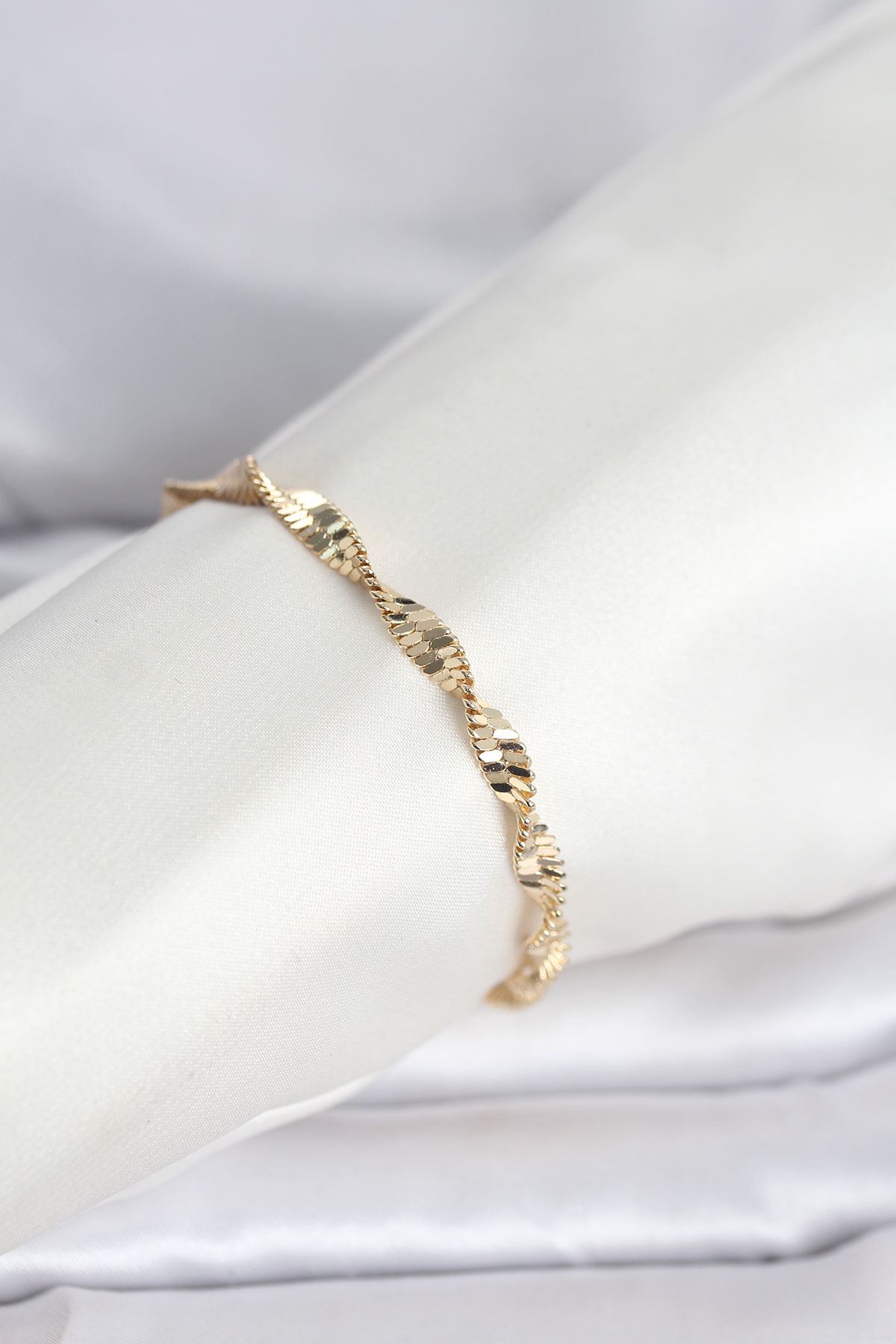 YRTCL CM 14K Gold Renk Zincir Kalın Yassı Ezme Burgu Model Kadın Bileklik