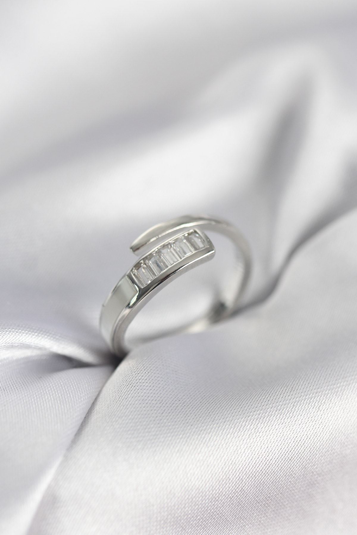 YRTCL Baget Zirkon Taşlı Gümüş Renk Kadın Yüzük