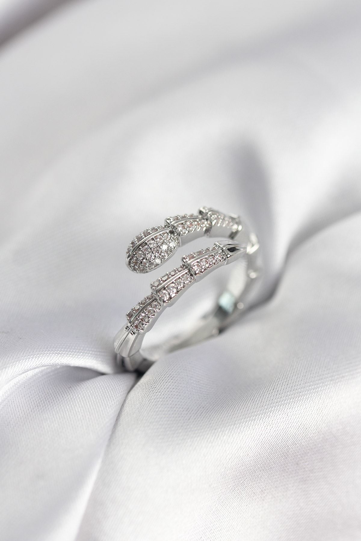 YRTCL Gümüş Renk Zirkon Taşlı Yılan Model Kadın Yüzük