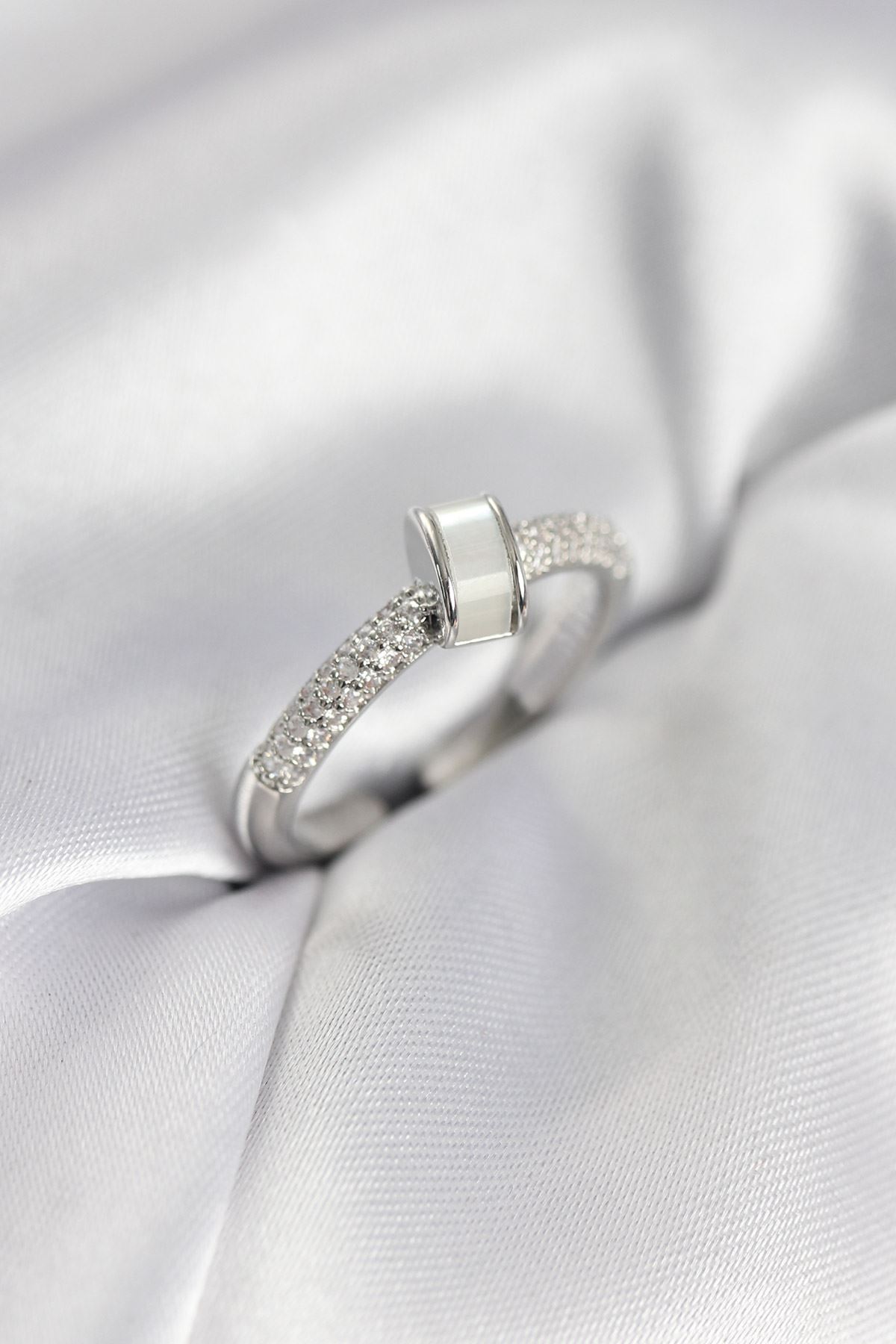 YRTCL Zirkon Taşlı Sedefli Gümüş Renk Kadın Yüzük