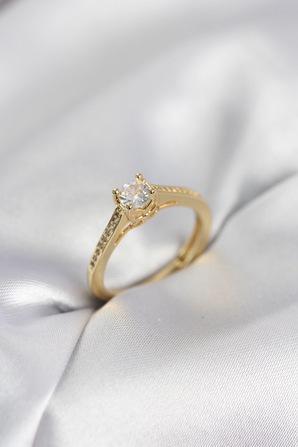 YRTCL Tek Taş Gold Renk Zirkon Taşlı Model Kadın Yüzük