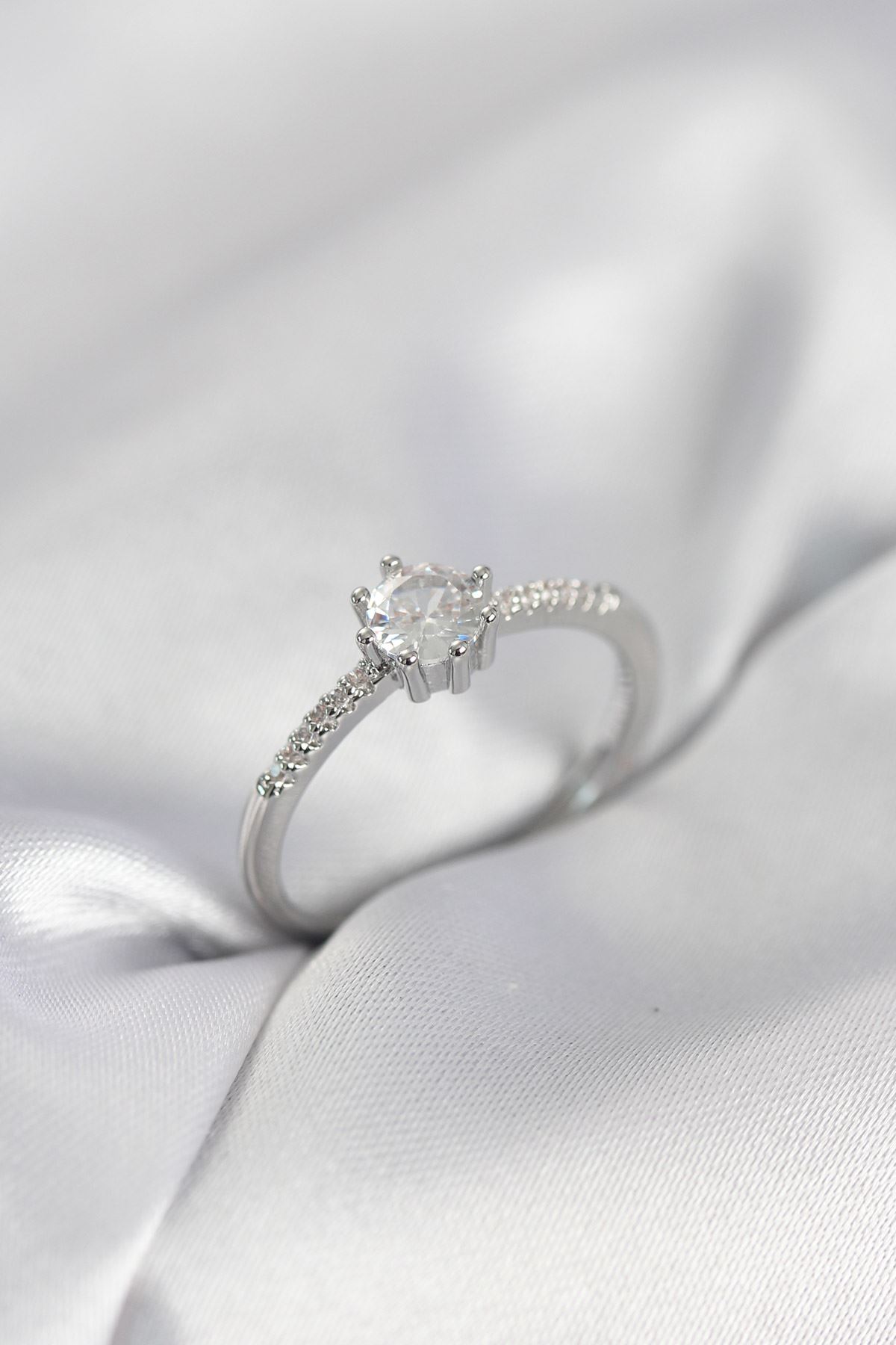 YRTCL Tek Taş Model Gümüş Renk Zirkon Taşlı Kadın Yüzük