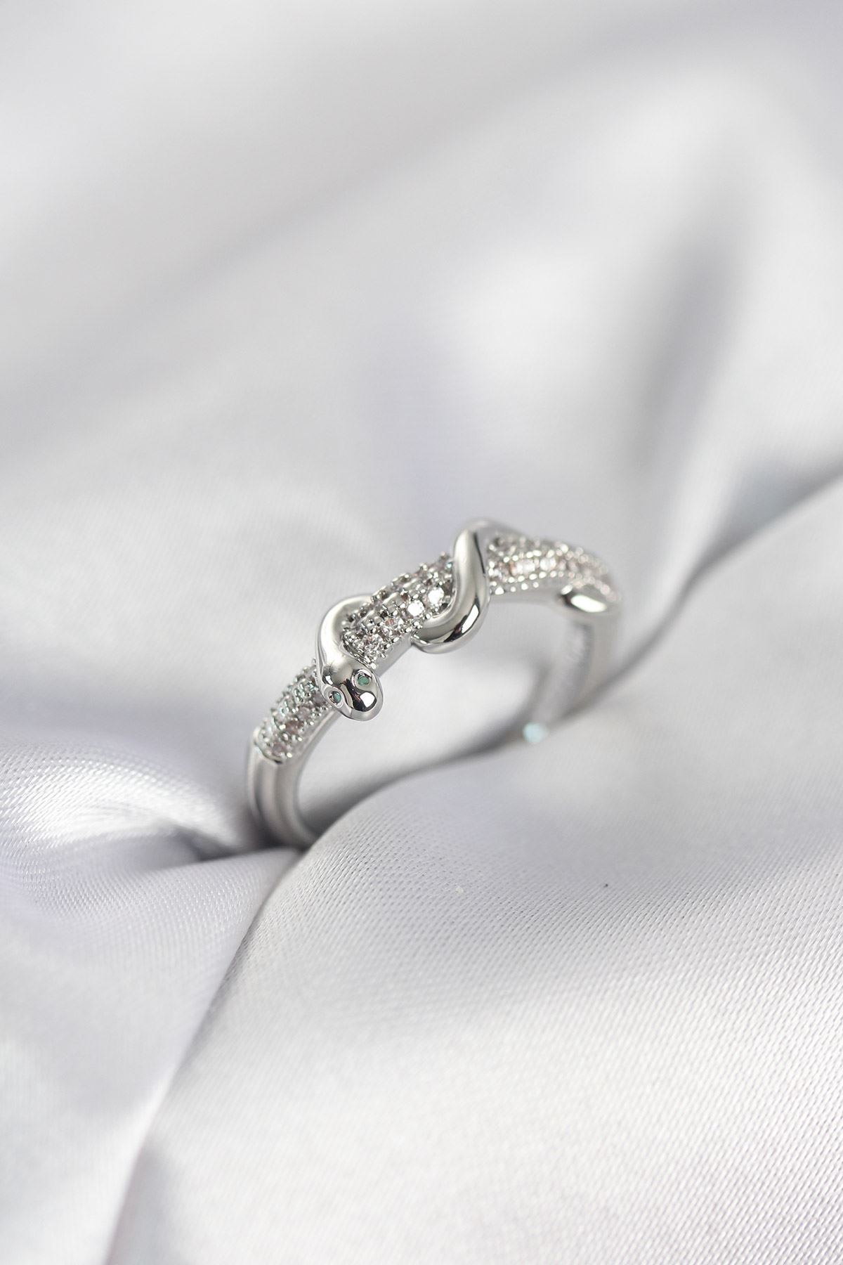 YRTCL Gümüş Renk Zirkon Taşlı Sarmal Yılan Model Kadın Yüzük