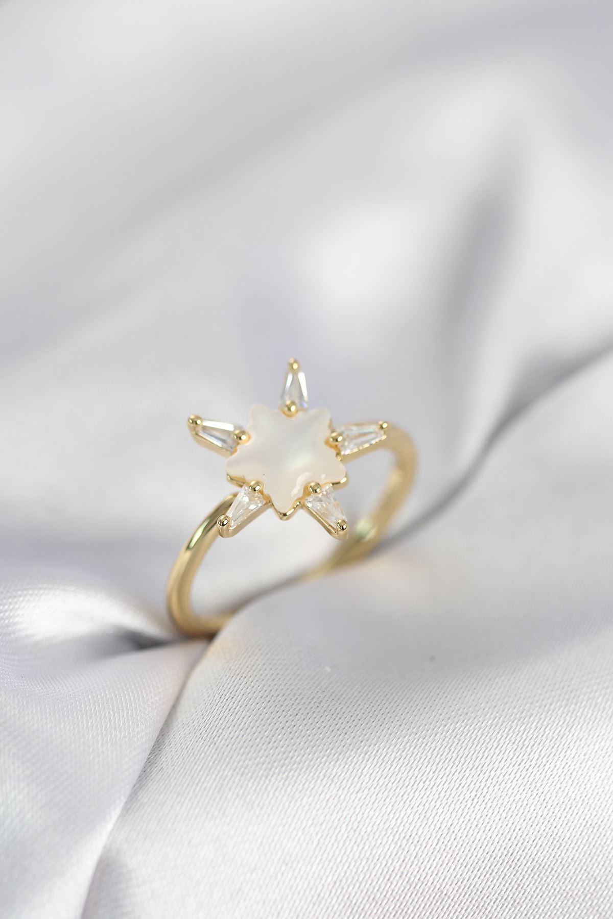 YRTCL Gold Renk Yıldız Model Sedefli Zirkon Taşlı Kadın Yüzük