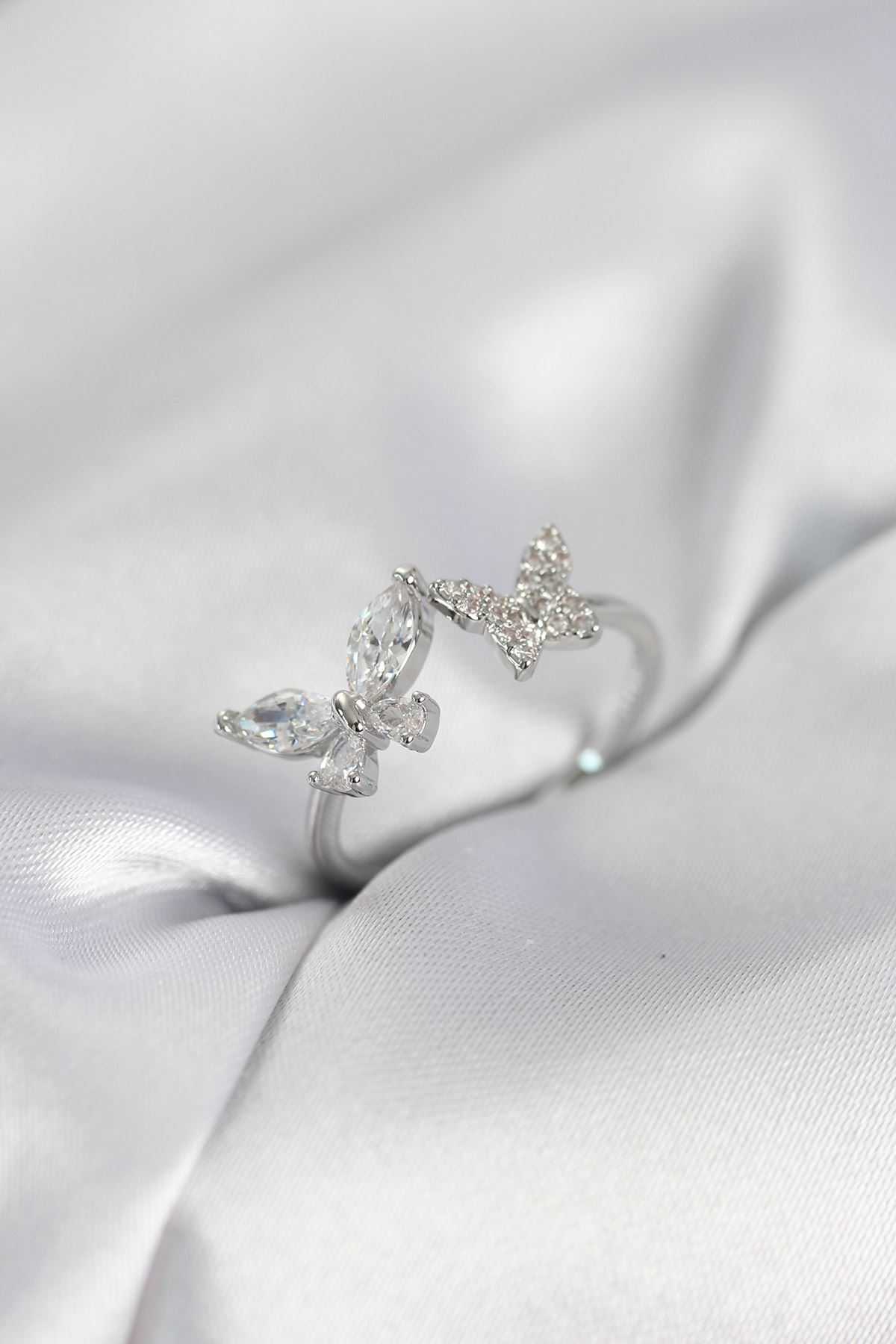 YRTCL Kelebek Model Zirkon Taşlı Gümüş Renk Kadın Yüzük