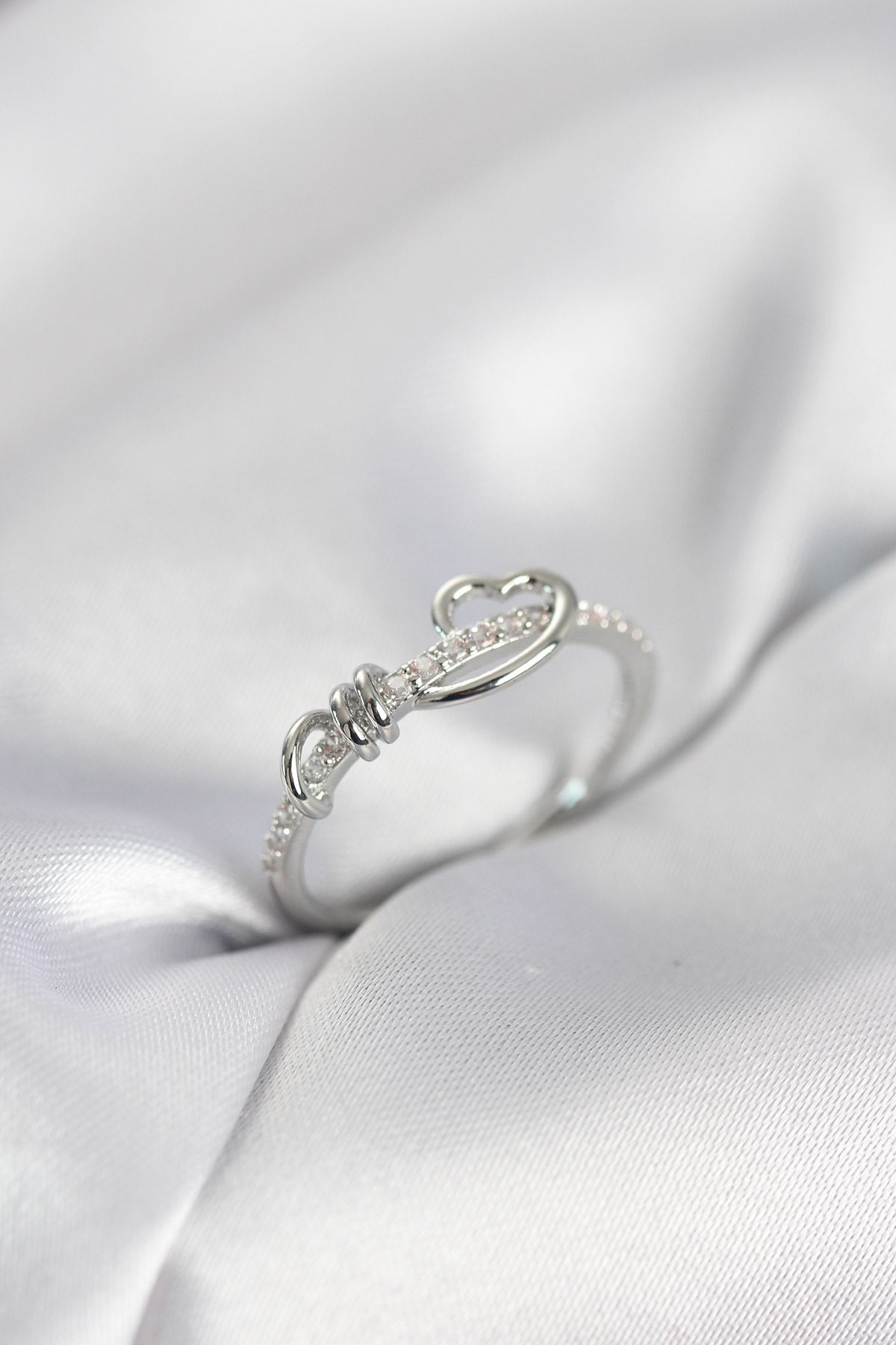 YRTCL Sarmal Kalp Model Zirkon Taşlı Gümüş Renk Kadın Yüzük