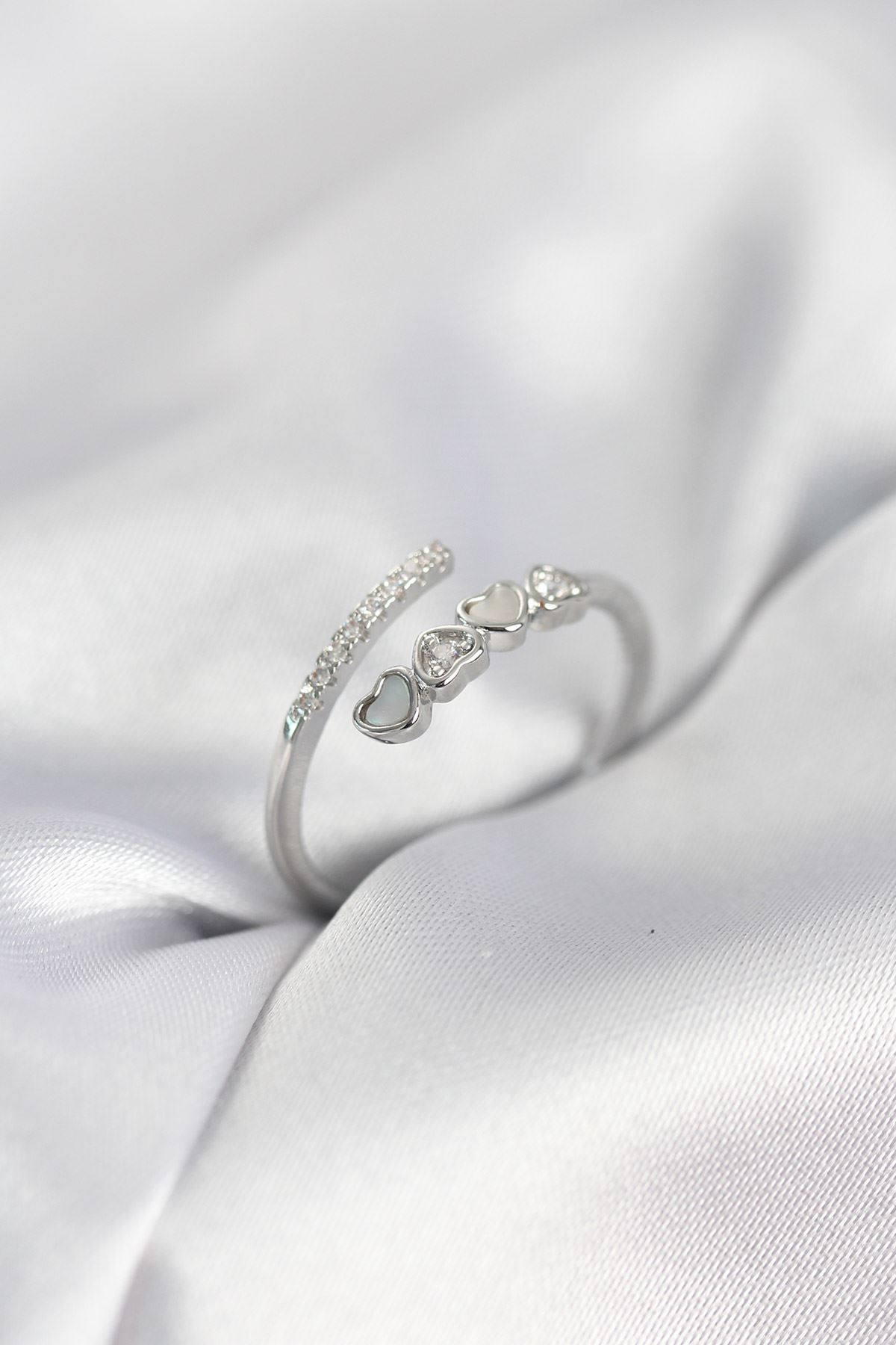 YRTCL Gümüş Renk Zirkon Taşlı Minimal Kalp Model Kadın Yüzük