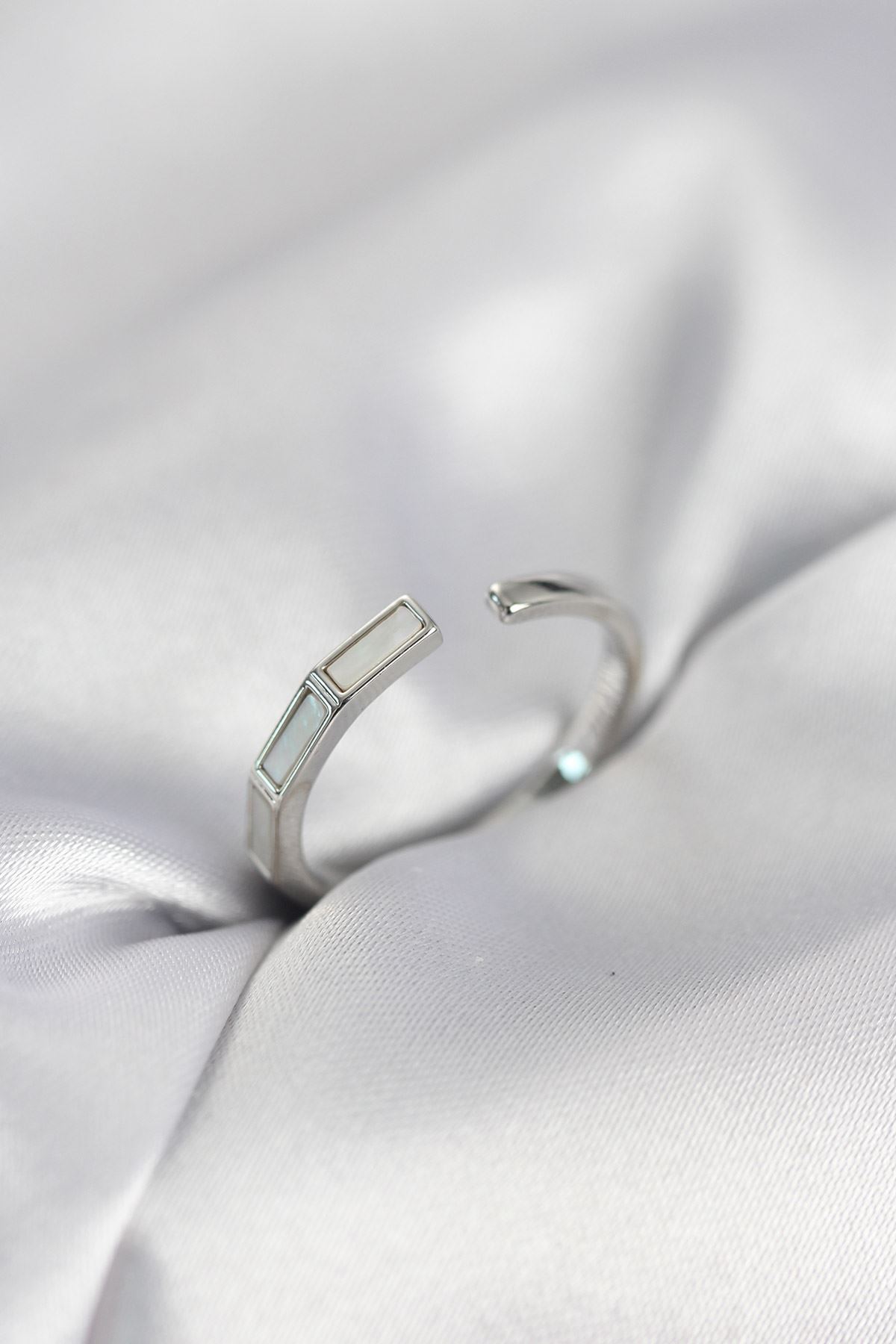 YRTCL Gümüş Renk Sedefli Çubuk Model Kadın Yüzük