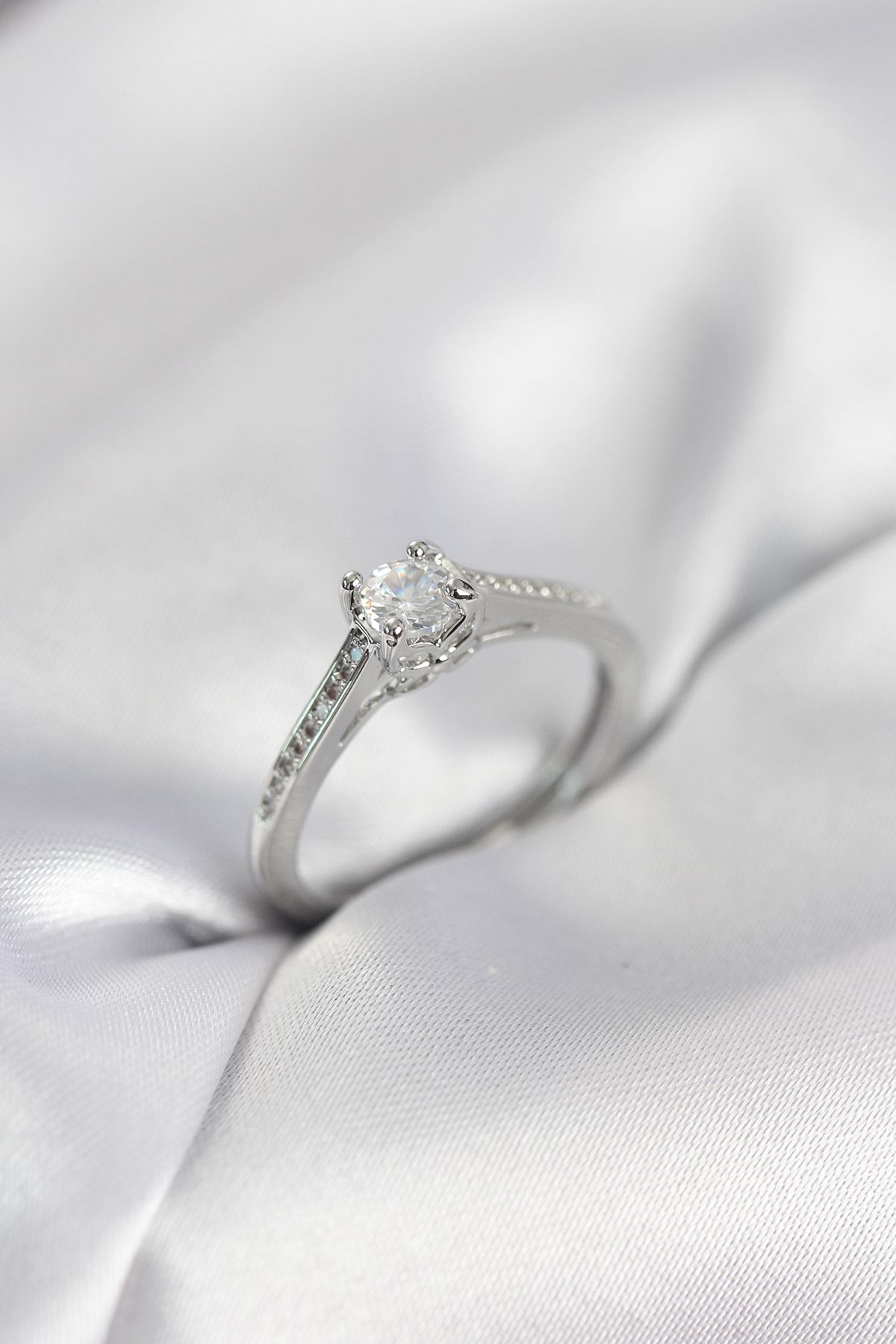 YRTCL Tek Taş Gümüş Renk Zirkon Taşlı Model Kadın Yüzük