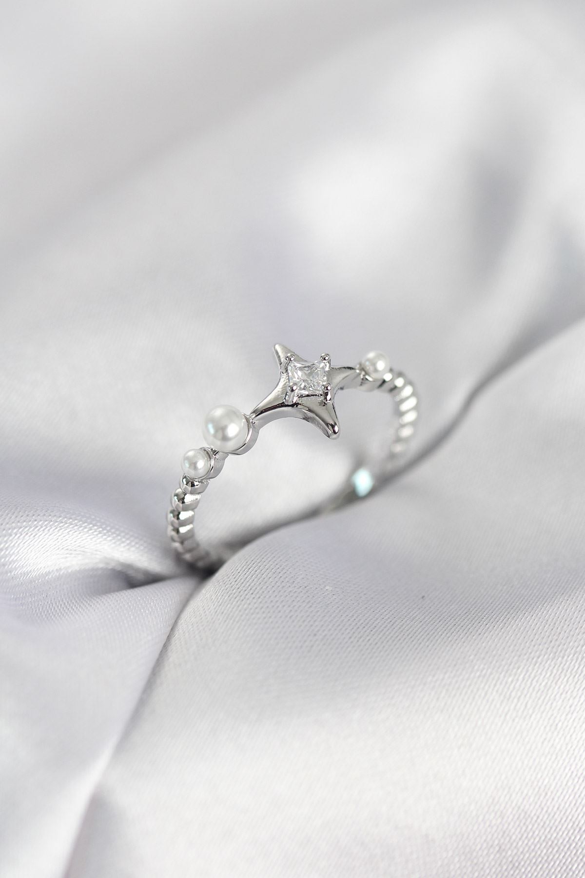 YRTCL Minimal Kutup Yıldızı Model Zirkon Taşlı Gümüş Renk Kadın Yüzük