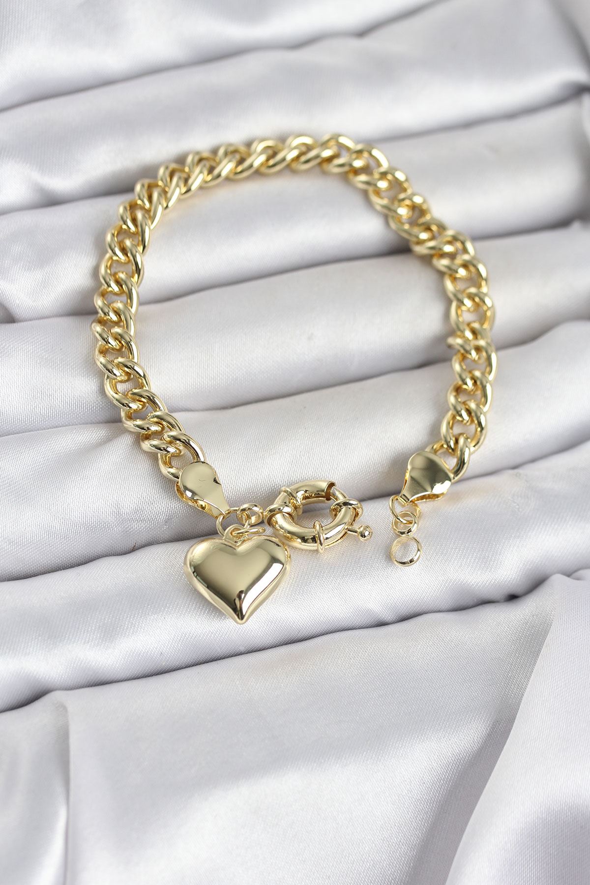 YRTCL Kalp Detaylı Gold Renk Pirinç Kadın Bileklik