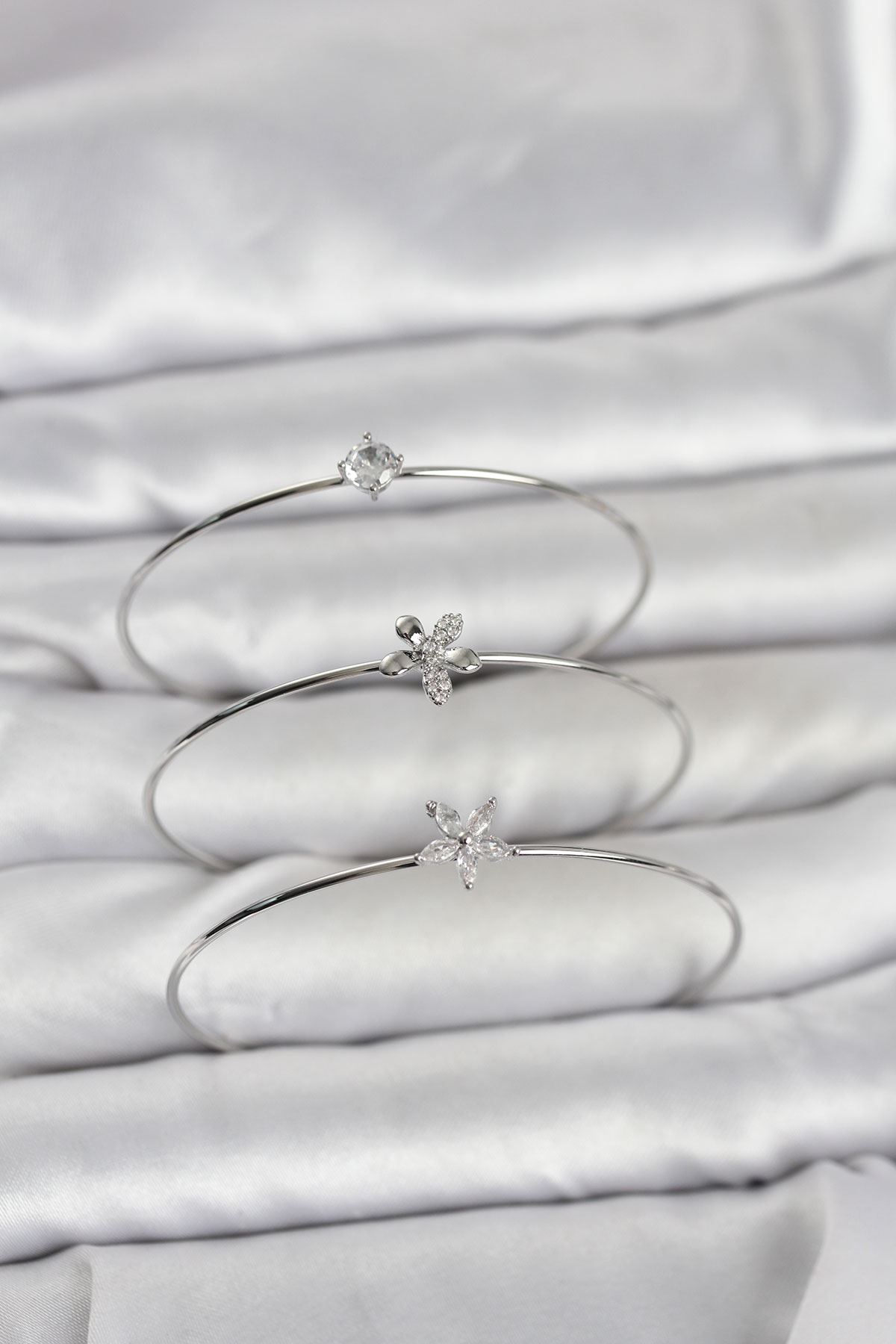 YRTCL Gümüş Renk Zirkon Taşlı Pirinç 3'lü Kadın Bileklik Kombini