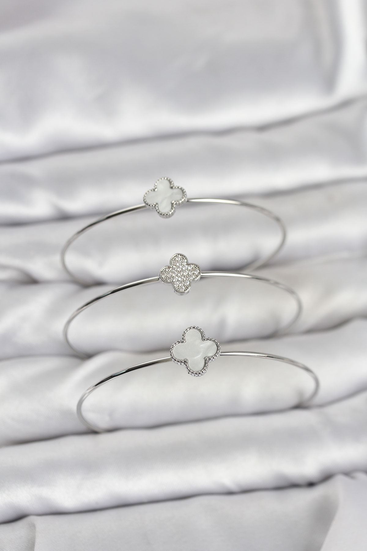 YRTCL Gümüş Renk Yonca Model Zirkon Taşlı 3'lü Kadın Bileklik Kombini