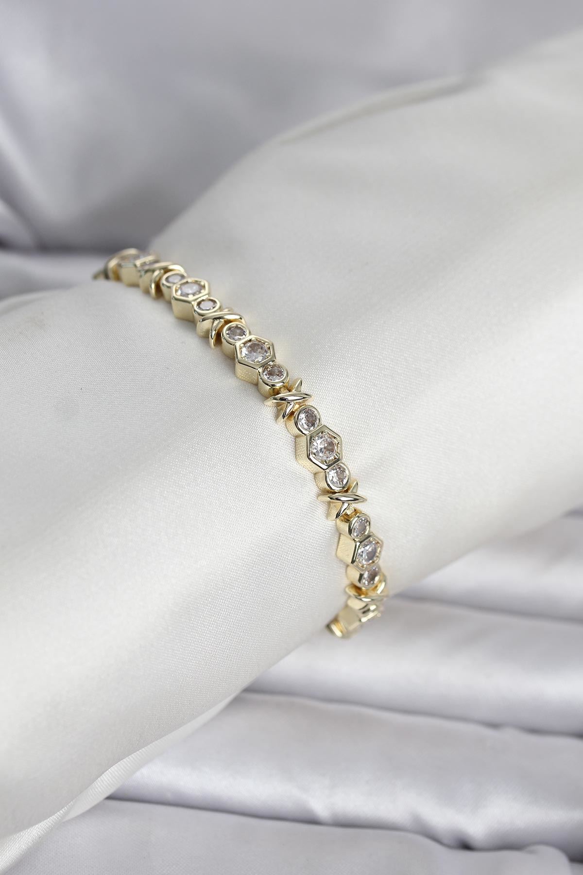 YRTCL Pirinç Gold Renk Petek Model Zirkon Taşlı Kadın Bileklik