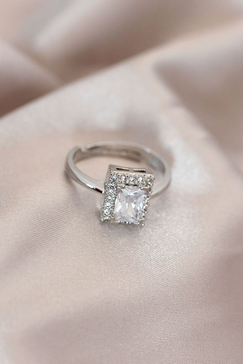 YRTCL Ayarlamalı Silver Renk Metal Zirkon ve Kristal Taşlı Dikdörtgen Model Yüzük