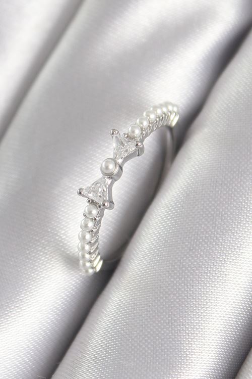 YRTCL Pirinç Gümüş Renk Zirkon Taşlı Kurdele Model İnci Detay Kadın Yüzük