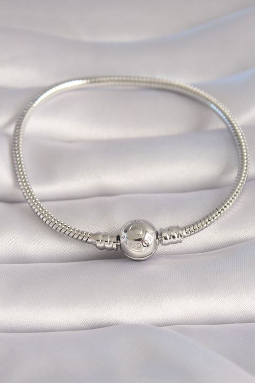 YRTCL Pirinç Gümüş Renk İşleme Detay Charm Model Kadın Bileklik