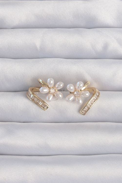 YRTCL Pirinç Gold Renk Zirkon Taşlı Kıvrımlı İnci Çiçek Küpe