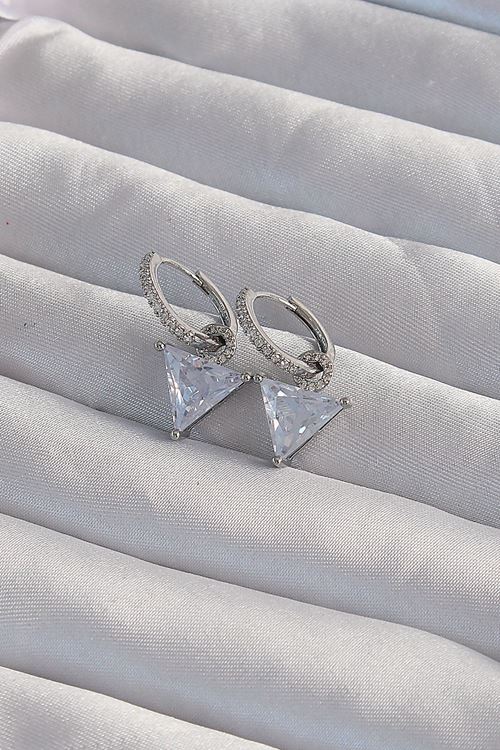 YRTCL Pirinç Gümüş Renk Üçgen Zirkon Taşlı Sallantılı Halka Küpe