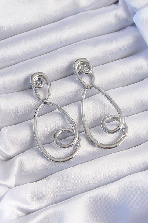 YRTCL Pirinç Gümüş Renk Kıvrımlı Sallantılı Küpe