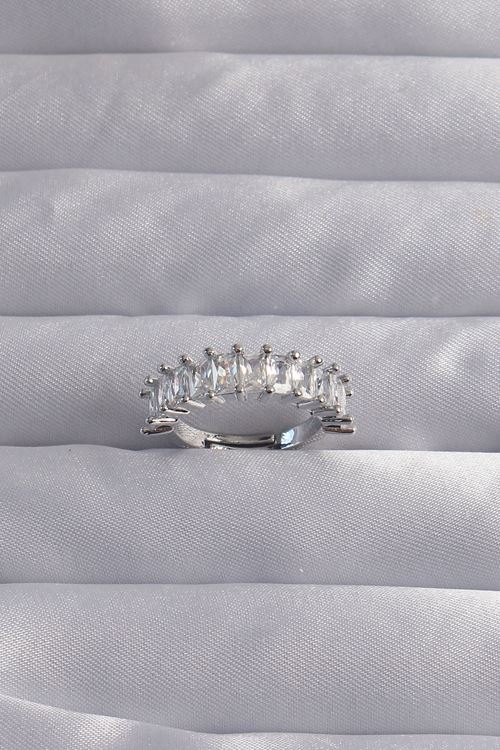 YRTCL Pirinç Ayarlamalı Gümüş Renk Baget Taşlı Su Yolu Yüzük