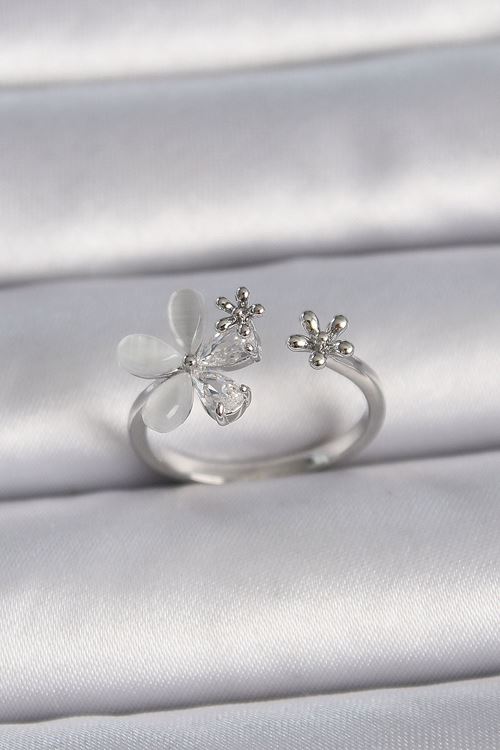 YRTCL Pirinç Gümüş Renk Ayarlanabilir Zirkon Taşlı Beyaz Mineli Yaprak Model Kadın Yüzük