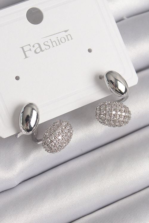 YRTCL Pirinç Gümüş Renk Zirkon Taşlı Bombeli Model Kadın Küpe