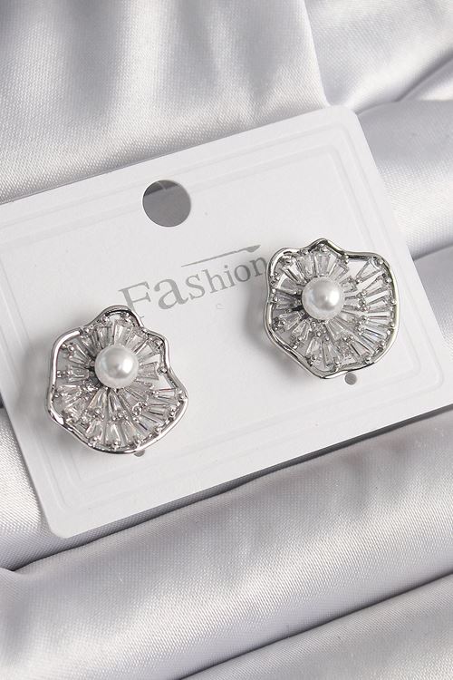 YRTCL Pirinç Gümüş Renk Zirkon Taşlı Çiçek Model İnci Detay Kadın Küpe